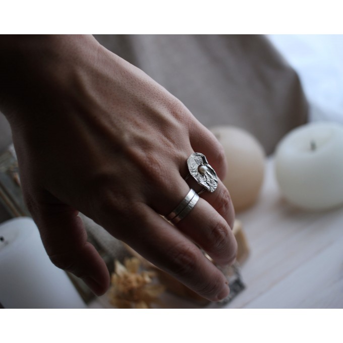 Silver pearl ring