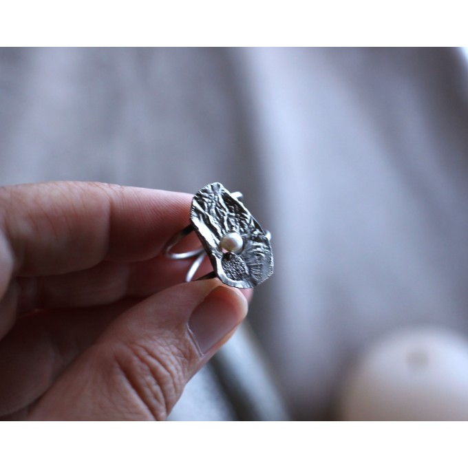 Silver pearl ring