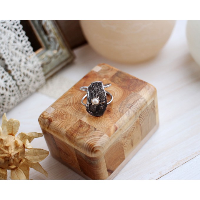 Silver pearl ring