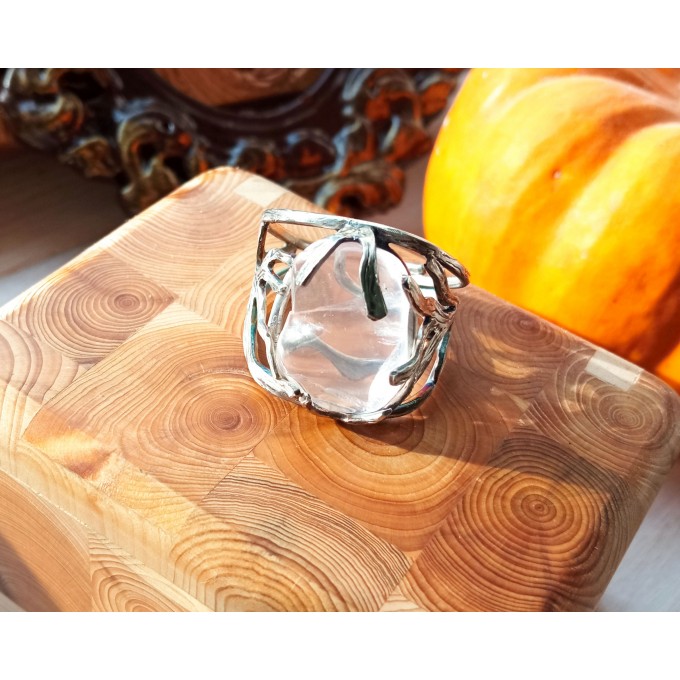 Silver ring with rose quartz