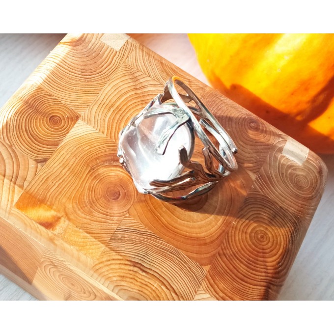 Silver ring with rose quartz