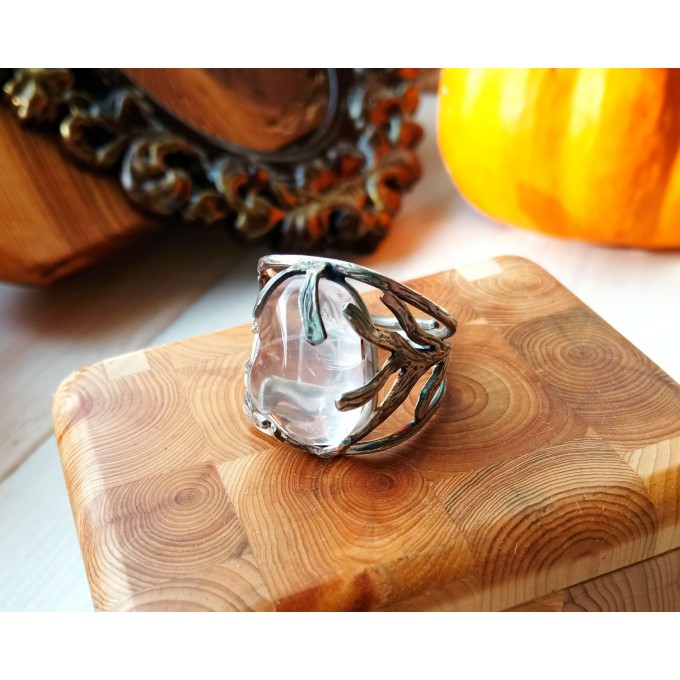 Silver ring with rose quartz
