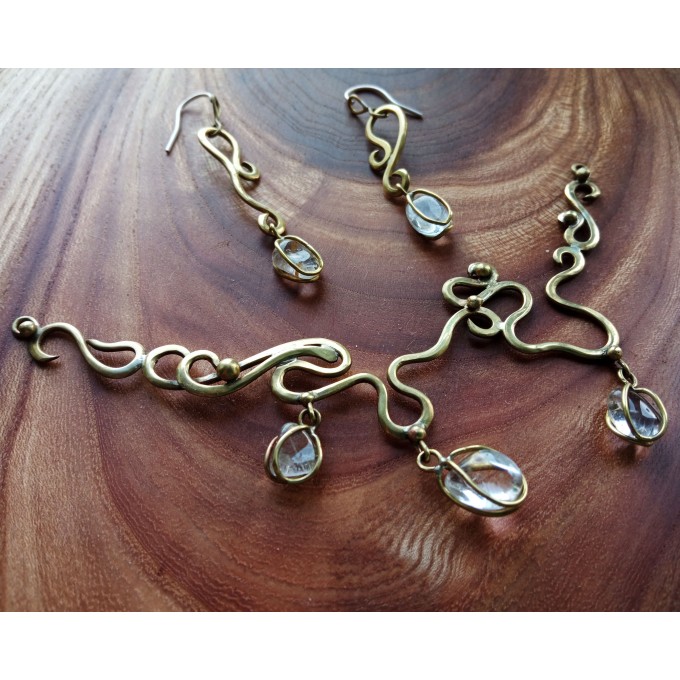 Liquid gold necklace