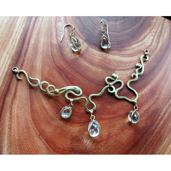 Liquid gold necklace