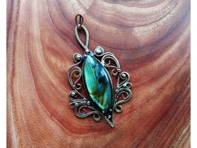 Big brass labradorite pendant
