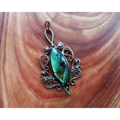 Big brass labradorite pendant