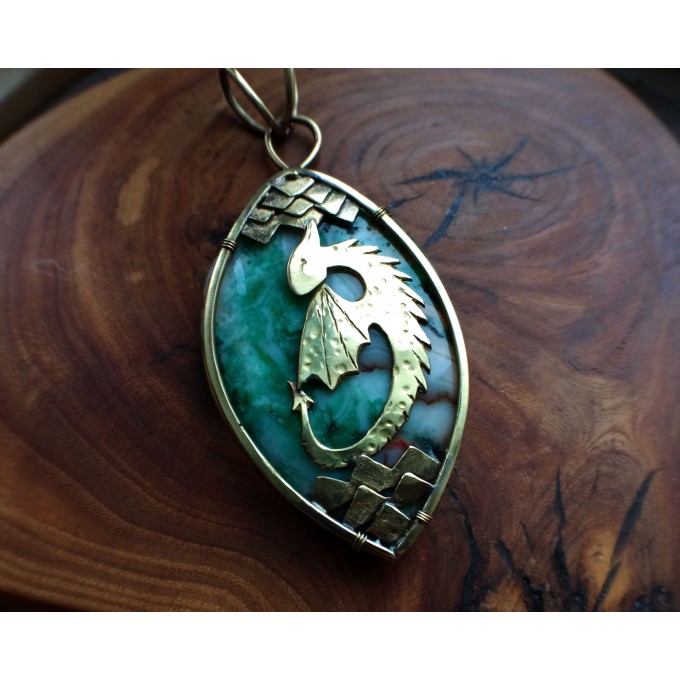 Dragon brass necklace with agate