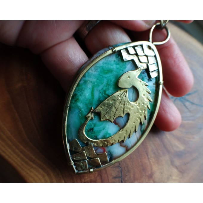Dragon brass necklace with agate