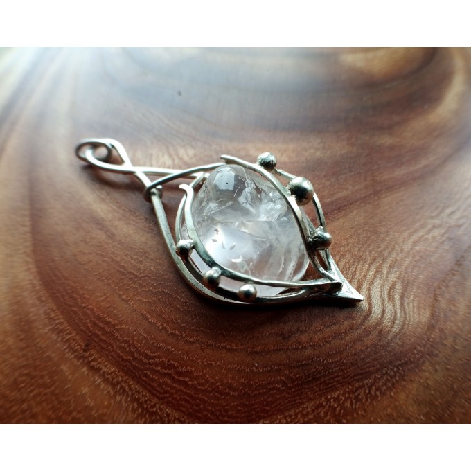 Silver pendant with rose quartz 