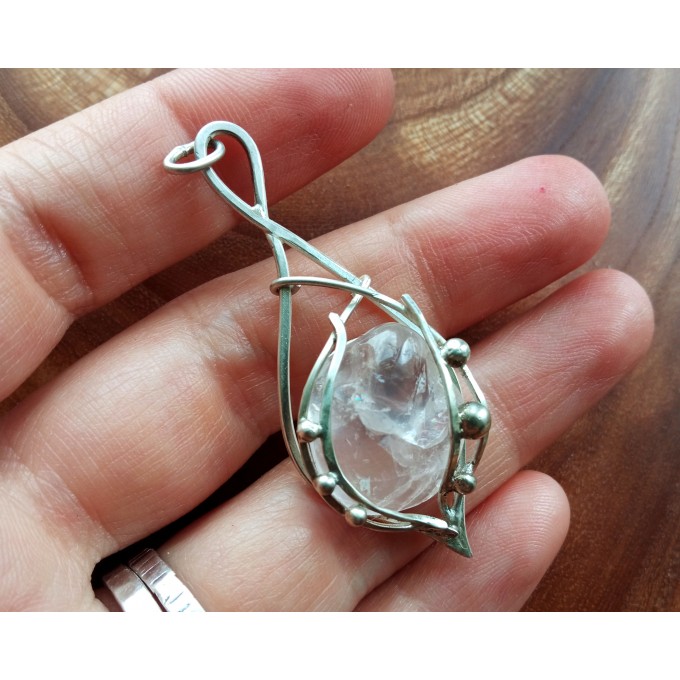 Silver pendant with rose quartz 