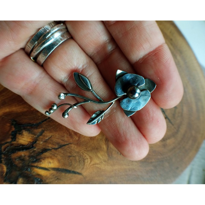 Silver orchid necklace with pearl