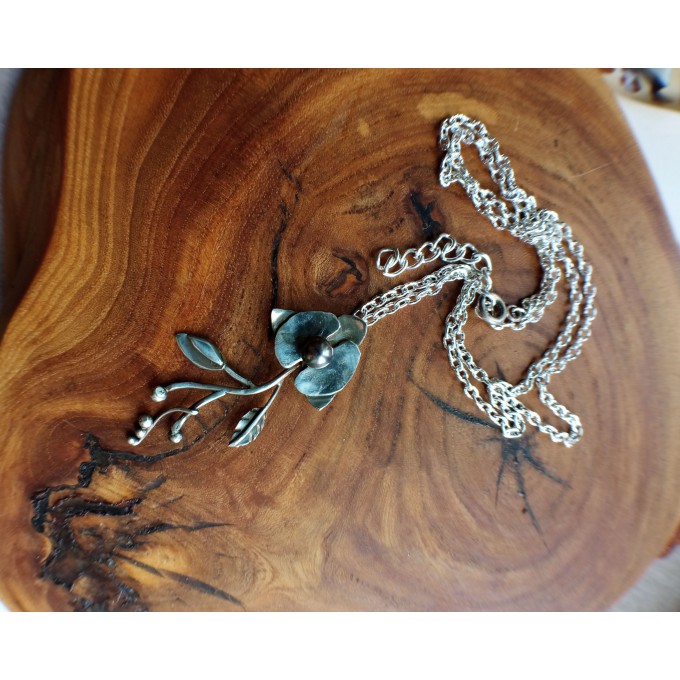 Silver orchid necklace with pearl