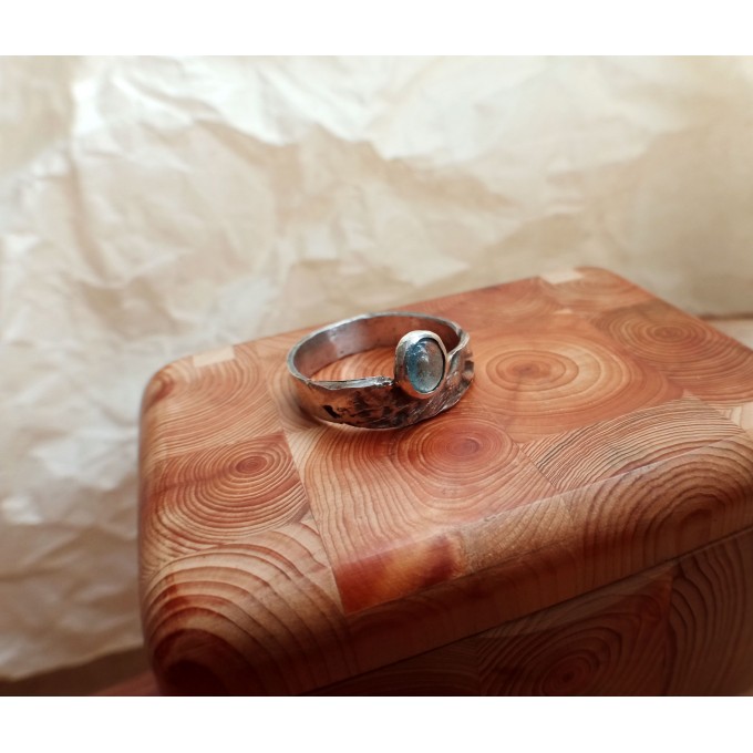Silver aquamarine ring