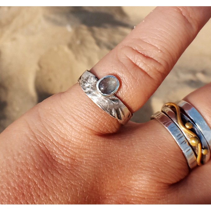Silver aquamarine ring