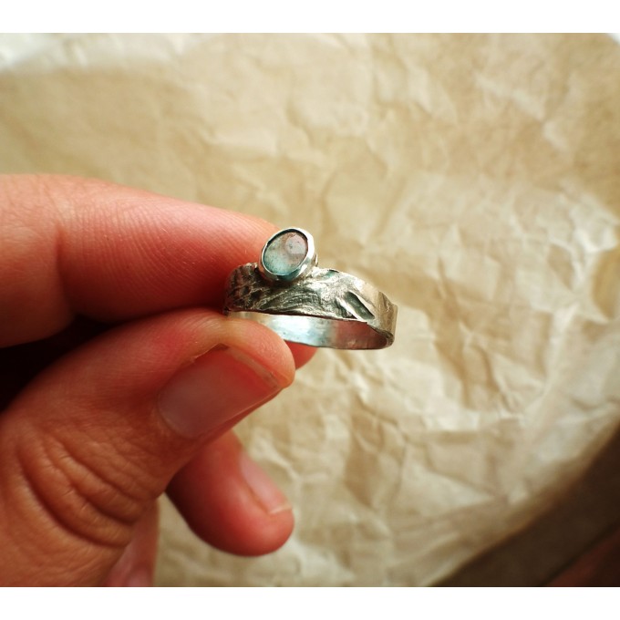 Silver aquamarine ring