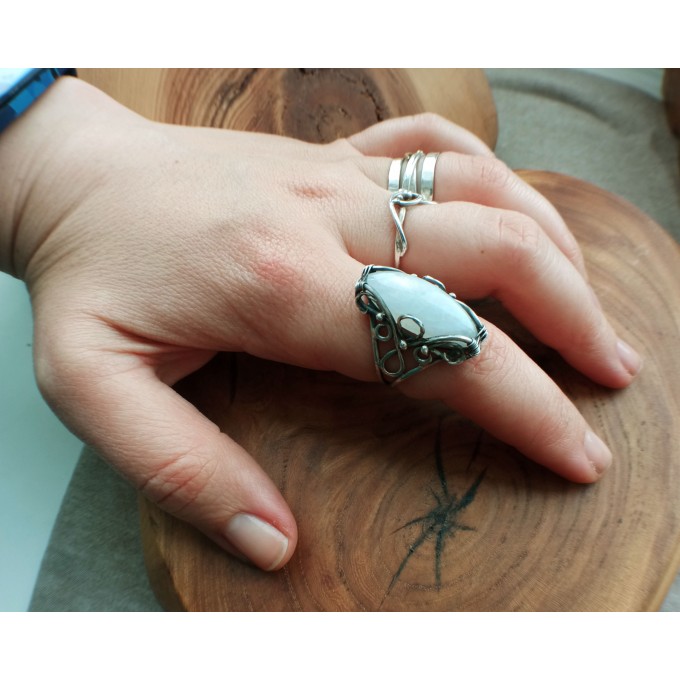 Silver ring with moonstone