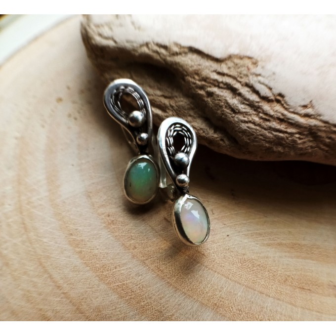 Silver earrings with opals