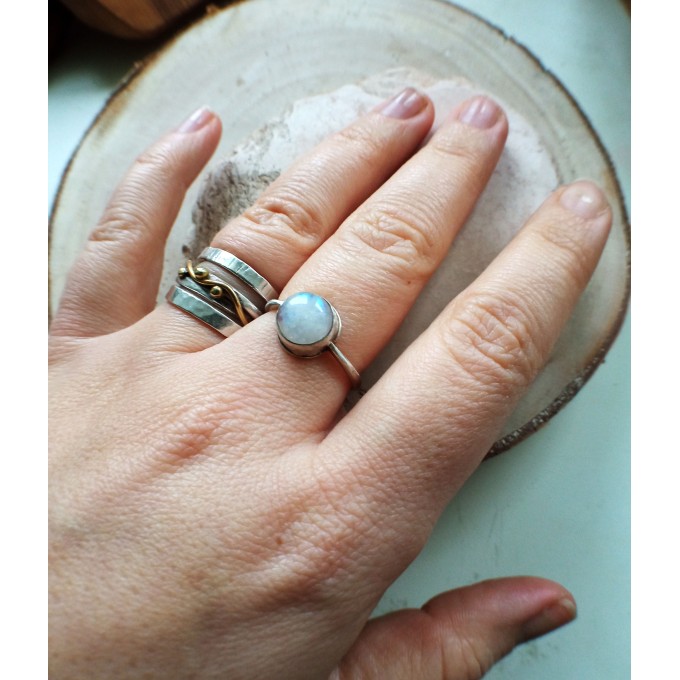 Silver moonstone ring