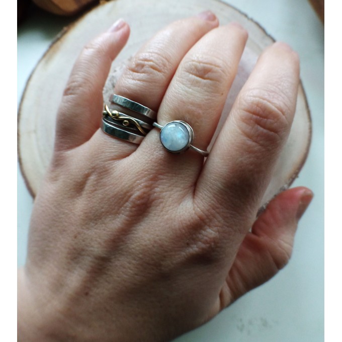 Silver moonstone ring