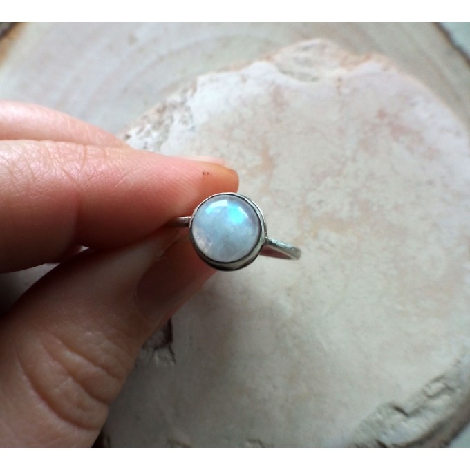 Silver moonstone ring