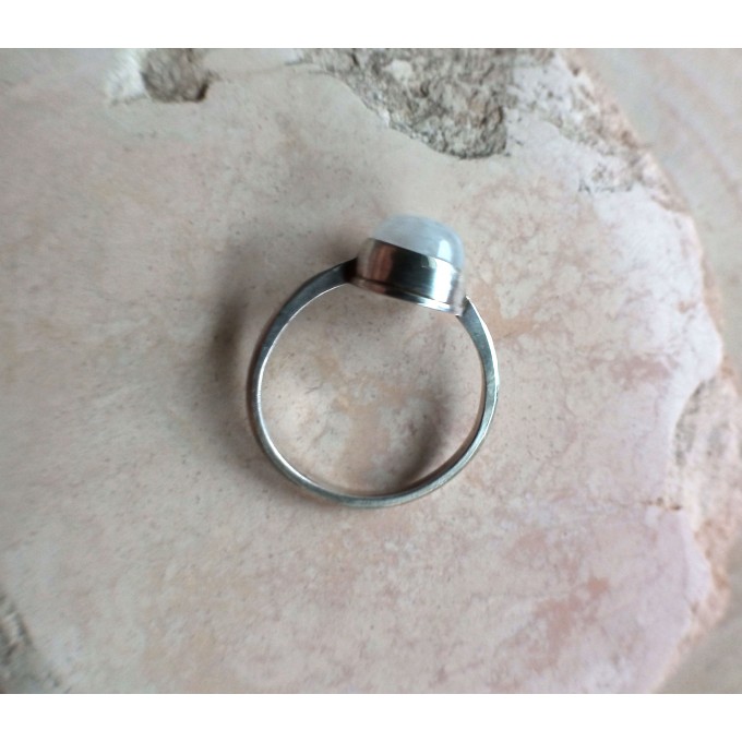 Silver moonstone ring
