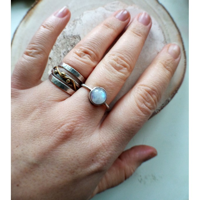 Silver moonstone ring
