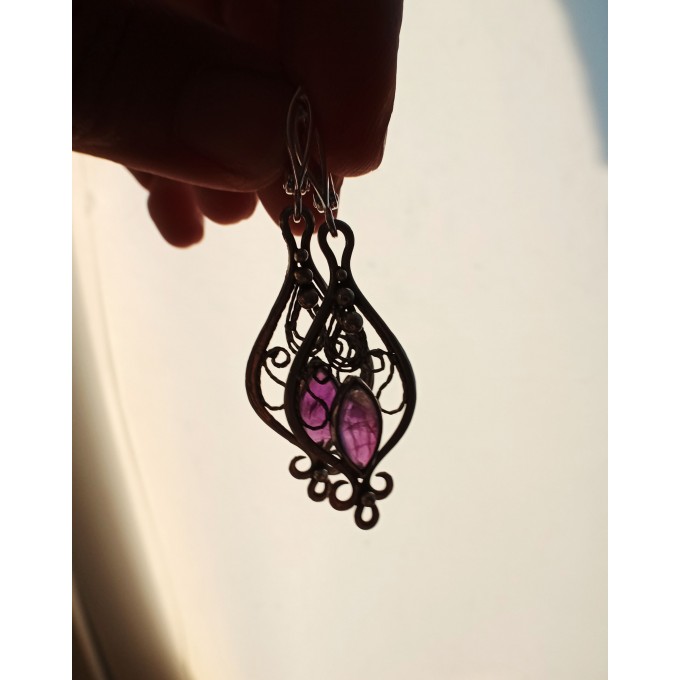 Silver filigree earrings with amethyst