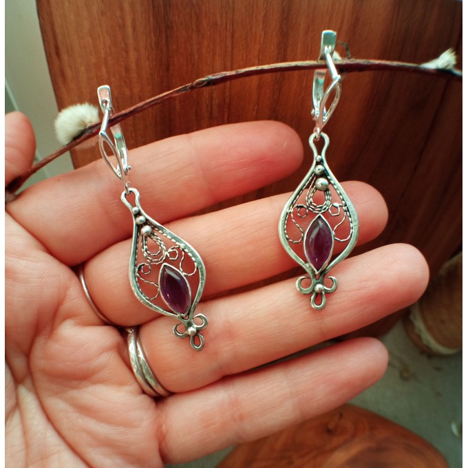 Silver filigree earrings with amethyst