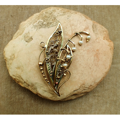 Lily of the valley filigree brass brooch with pearls