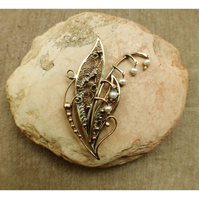 Lily of the valley filigree brass brooch
