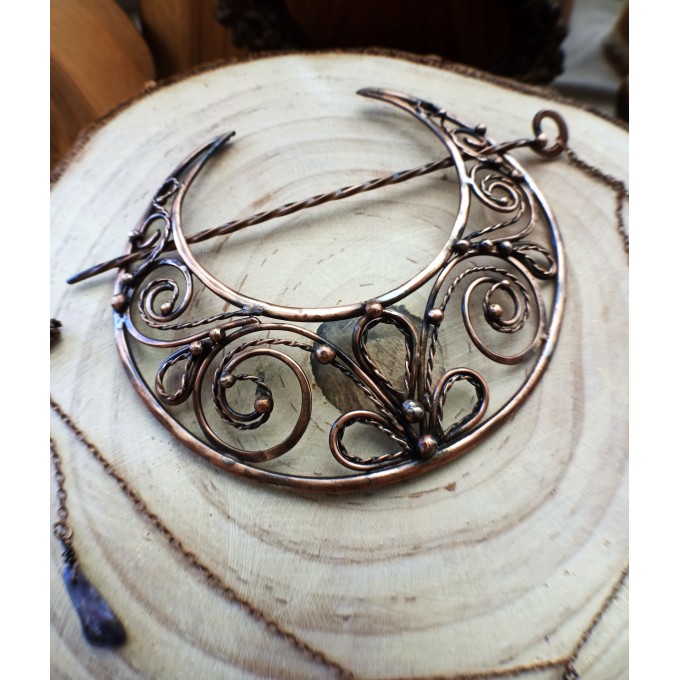 Moon hair-pin with amethyst