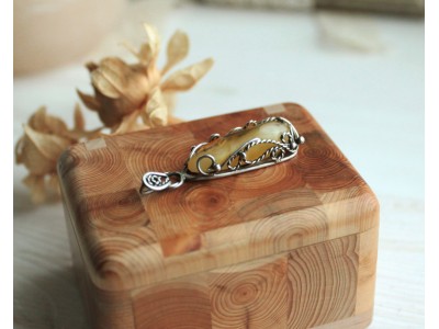 Silver filigree amber necklace