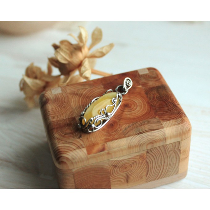 Silver filigree amber necklace