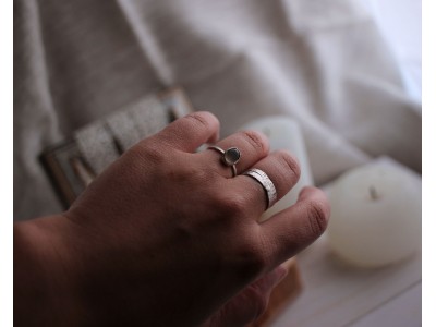 Silver moonstone ring