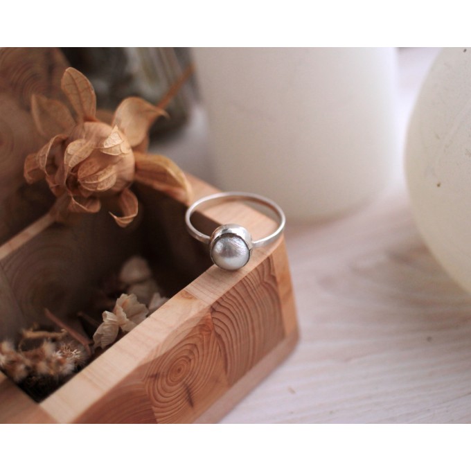 Silver pearl ring