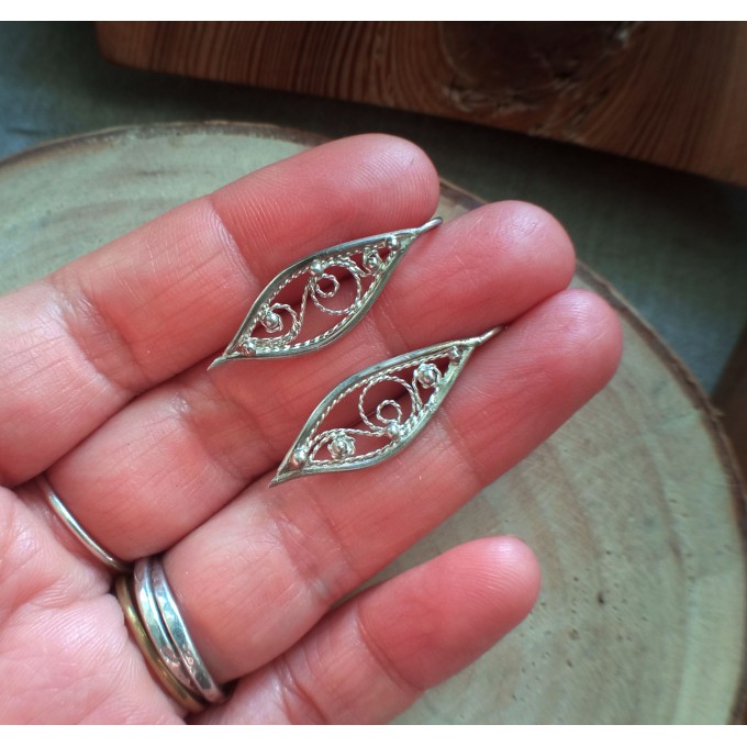 Silver filigree earrings 