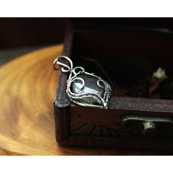 Silver wire wrap purple labradorite necklace