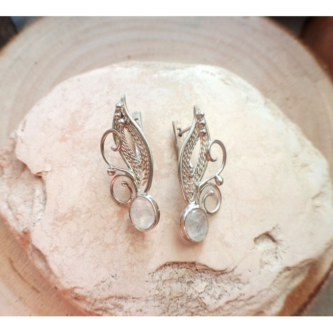 Silver filigree earrings with moonstone