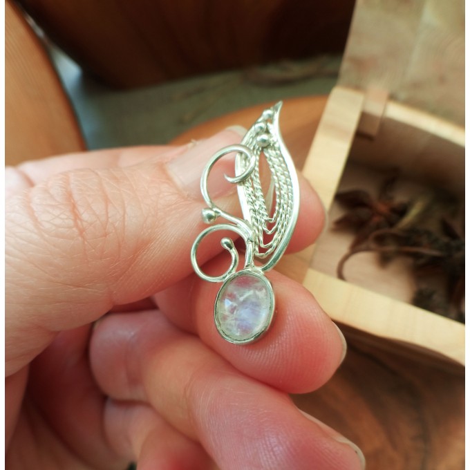 Silver filigree earrings with moonstone