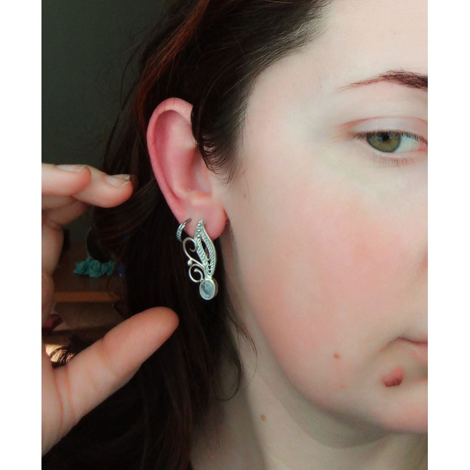 Silver filigree earrings with moonstone