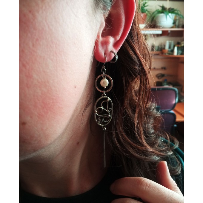 Long silver earrings with pearls