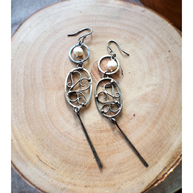 Long silver earrings with pearls