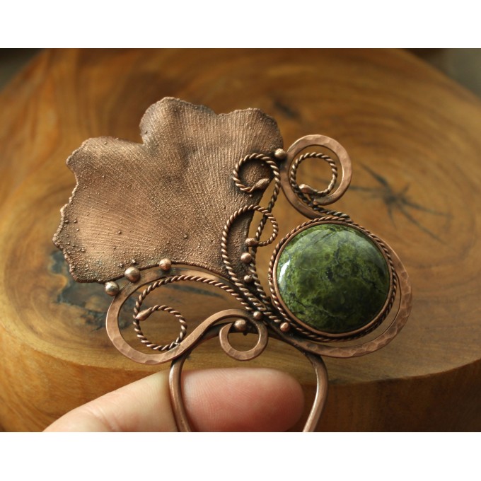 Ginkgo hair comb with serpentine