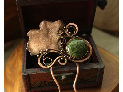 Copper filigree ginkgo haircomb with serpentine