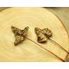 Hair pin with green ivy leaf