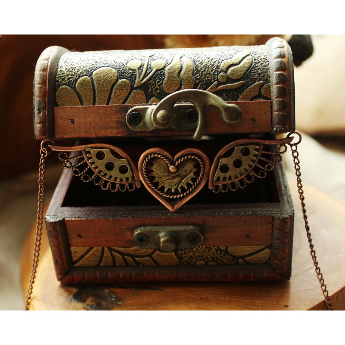 Steampunk necklace heart with wings