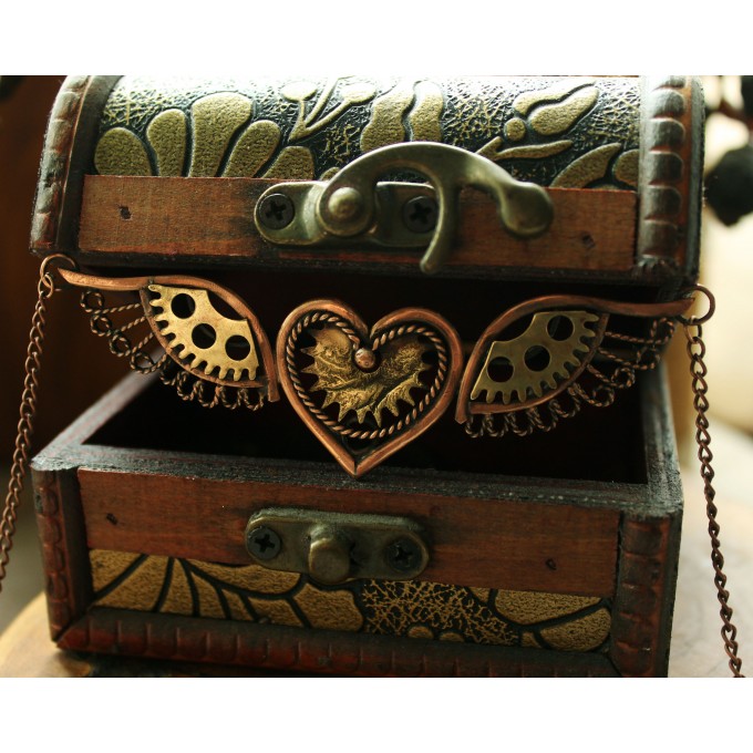 Steampunk necklace heart with wings