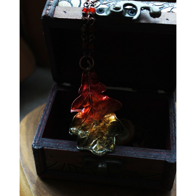 Copper oak necklace with carnelian gemstone