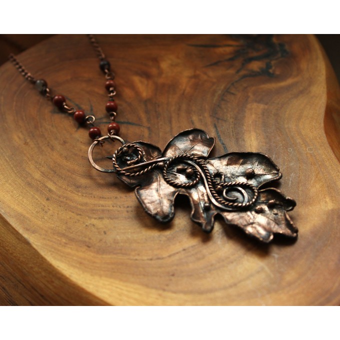 Copper oak necklace with carnelian jasper gemstone