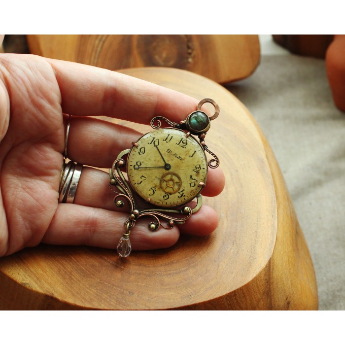 Steampunk clockface necklace with labradorite
